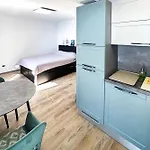 Apartmán Above Promenade W Terrace & Parking