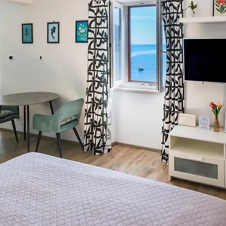 Above Promenade W Terrace & Parking * Rabac