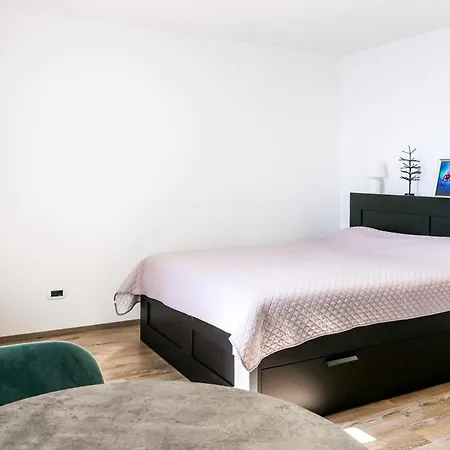 Above Promenade W Terrace & Parking Apartment Rabac
