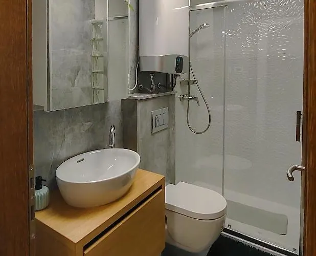 Apartment Above Promenade W Terrace & Parking *
